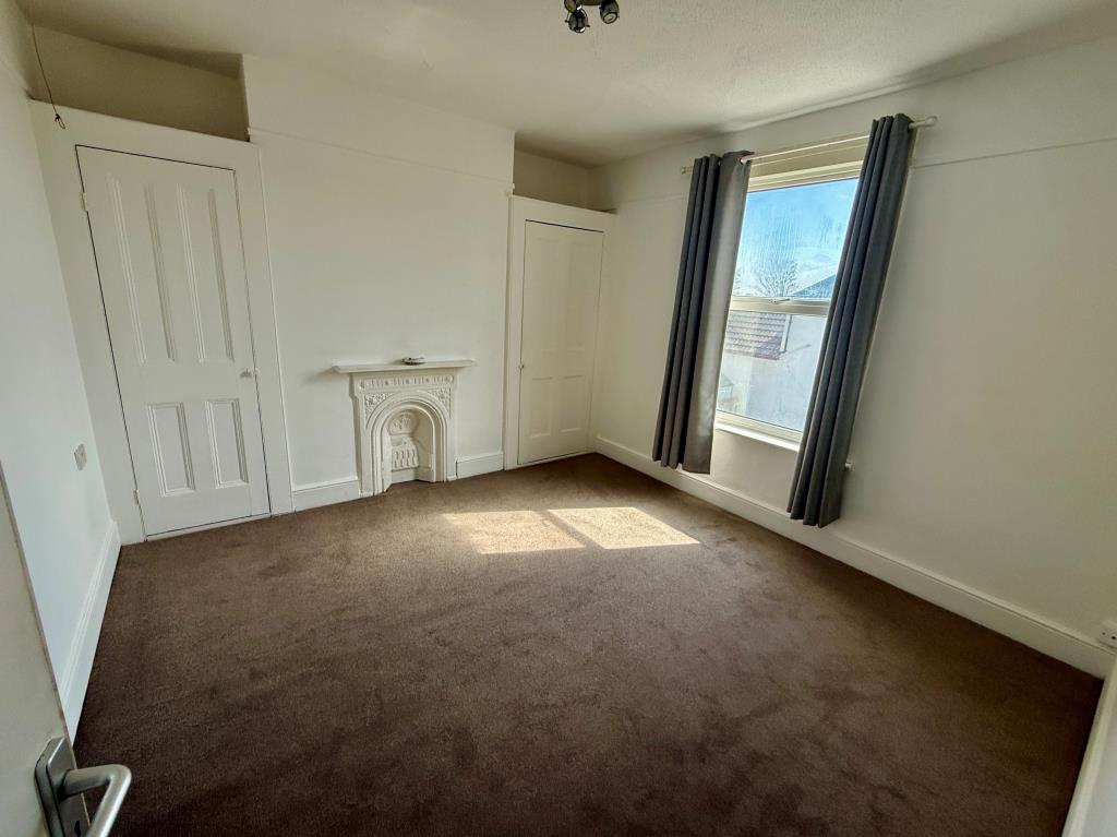 Lot: 121 - LARGE END-TERRACE PROPERTY WITH POTENTIAL - Bedroom two